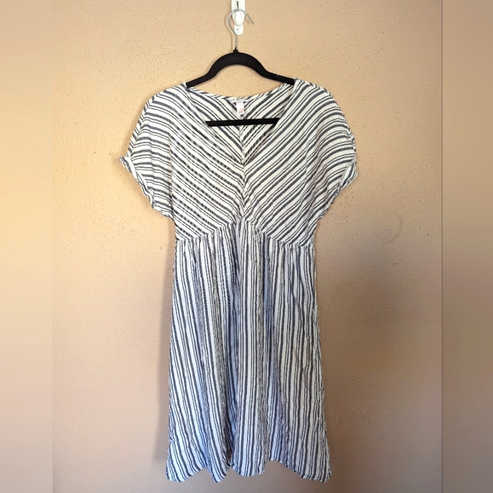 Cute linen maternity dress